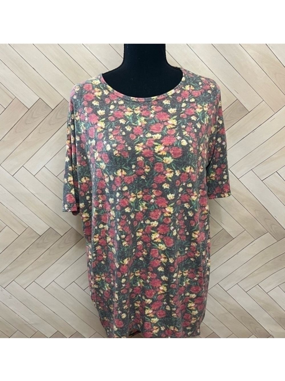 LuLaRoe Irma Floral Shirt Women's XX Small